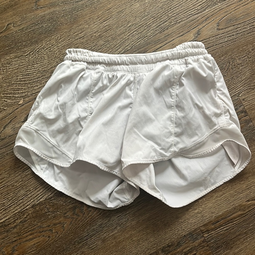 WHITE LULULEMON HOTTY HOT SHORTS